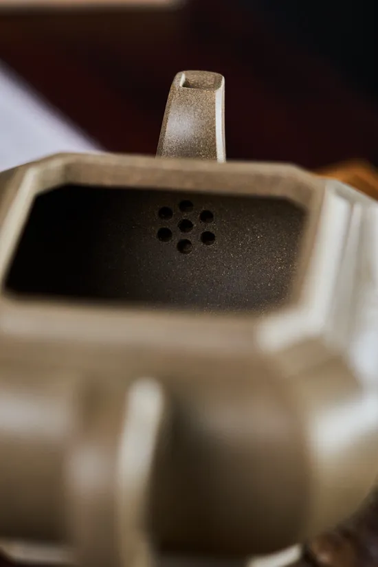Zisha Teapots: Elegant Quadrangle | crab shell green clay 7