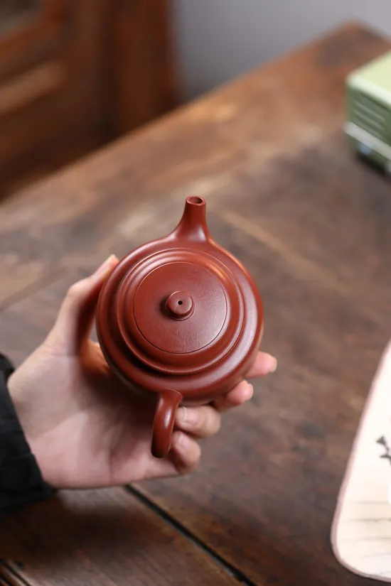 Zisha Teapots: Dahuangpao clay | 14 hexagonal spout holes 1