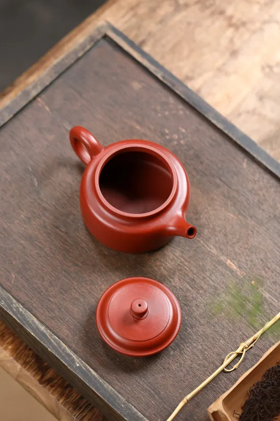 Zisha Teapots: Dahuangpao clay | 14 hexagonal spout holes 5