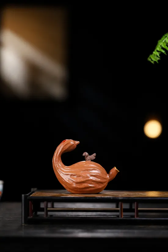 Yixing Clay Teapot 2400 Yuan - Yang Peng's Bionic Artistry 1