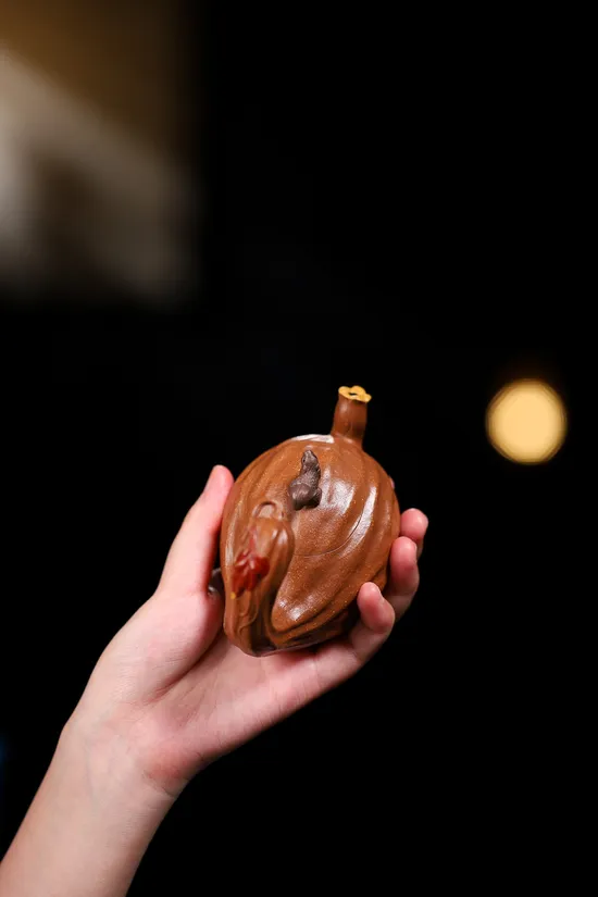 Yixing Clay Teapot 2400 Yuan - Yang Peng's Bionic Artistry 3