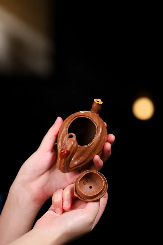 Yixing Clay Teapot 2400 Yuan - Yang Peng's Bionic Artistry 6