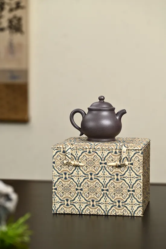 Premium Yixing Clay Teapot | Handcrafted Panhu Design | Collector's Choice 1