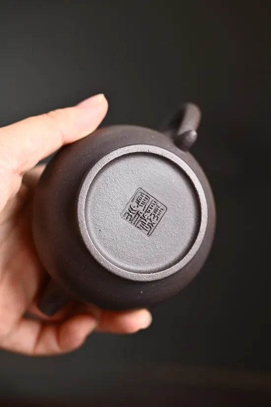 Premium Yixing Clay Teapot | Handcrafted Panhu Design | Collector's Choice 7