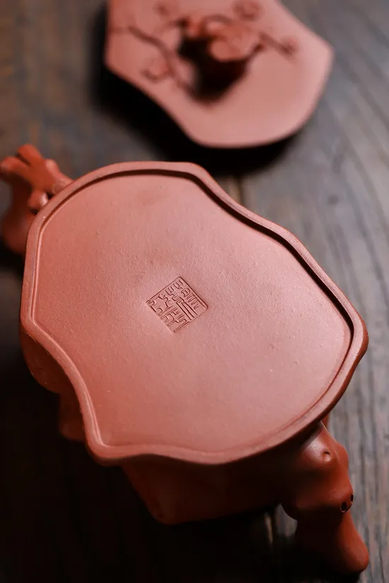 Premium Yixing Clay Teapot | Handcrafted Zisha Artisan Pottery 6