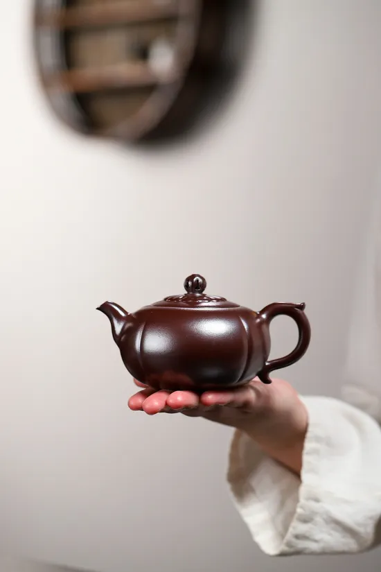 Premium Yixing Zisha Teapot | Dragon Blood Clay Craftsmanship 4
