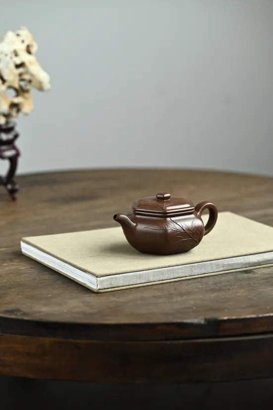 Premium Yixing Teapot Handcrafted Clay Artisan Design 2