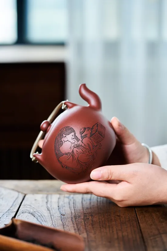 Zisha Teapots: Yi Li Zhu | 9 | 000 CNY 2