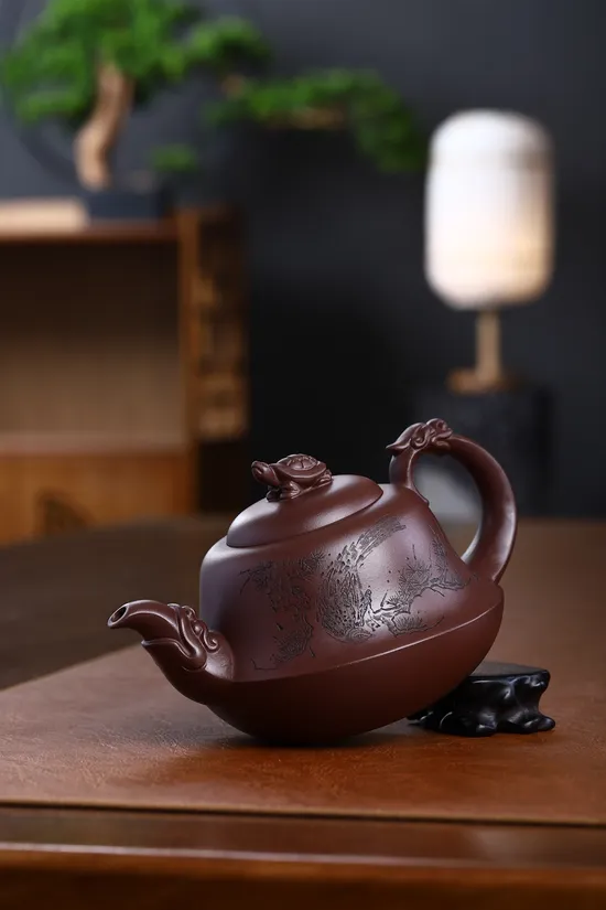 Master-Crafted Yixing Zisha Teapot – Collector’s Artisan Pottery 6