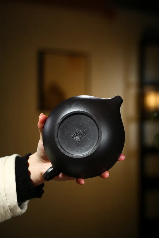 Premium Yixing Clay Teapot | Best Handcrafted Zisha Pottery Online 1