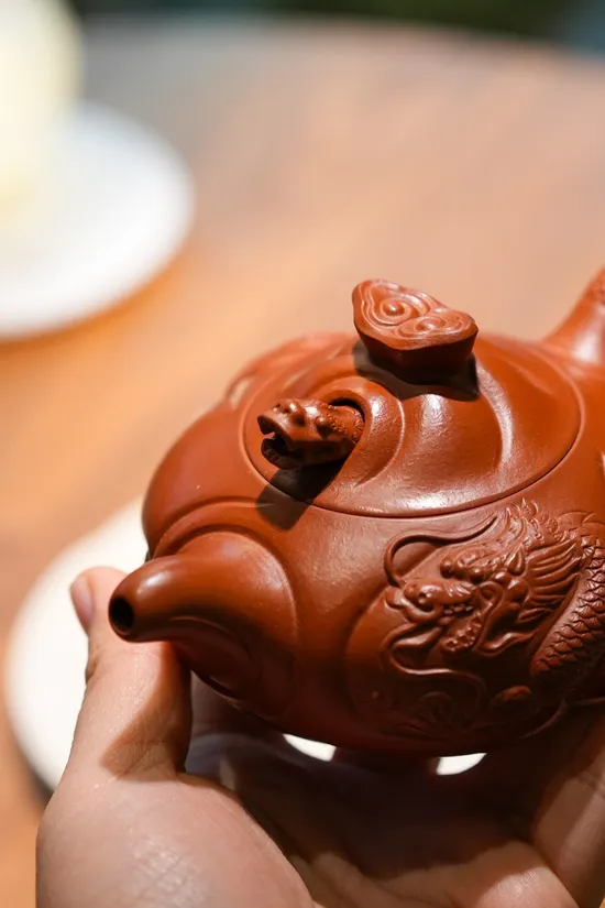Premium Yixing Zisha Clay Teapot – Artisan Crafted, Dragon Design 6