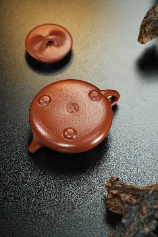 Premium Yixing Zisha Teapot – Handcrafted Clay Artisan Teapot 3