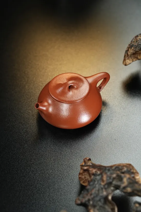 Premium Yixing Zisha Teapot – Handcrafted Clay Artisan Teapot 6
