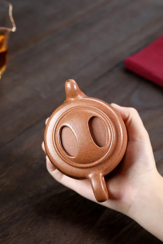Zisha Teapots: Ox-Lid | 900 CNY 1