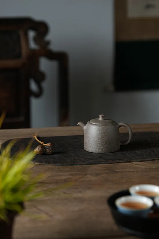 Zisha Teapots: Qingduan clay | 160cc capacity 1