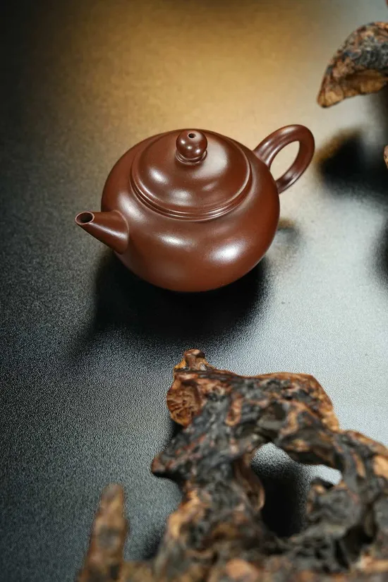 Premium Yixing Clay Teapot - Handcrafted Purple Clay Teapots 1