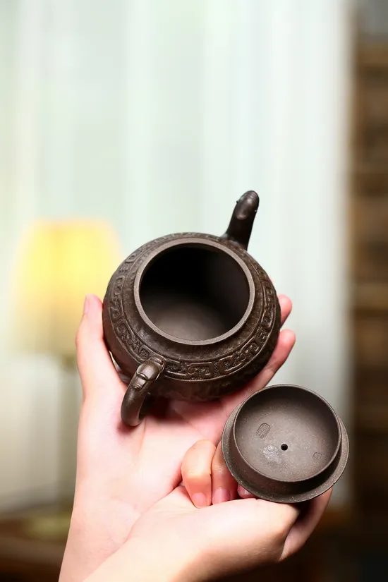 Zisha Teapots: Yang Junbao | 240cc | CNY 2 | 400 1