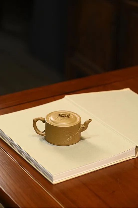 Zisha Teapots: Handmade | aged Duan clay | 160cc capacity 1