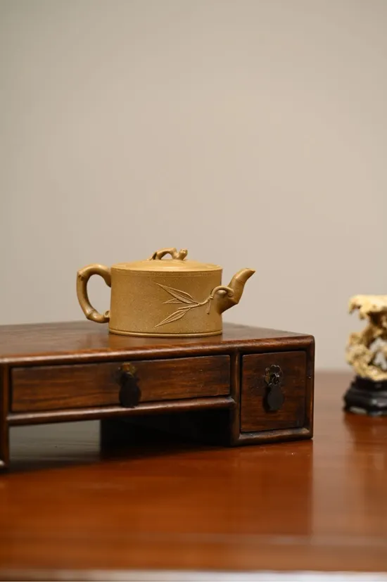 Zisha Teapots: Handmade | aged Duan clay | 160cc capacity 3
