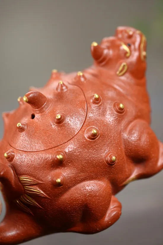 Yixing Zisha Teapot: Dragon-Turtle Artistry & Collectible Craft 2