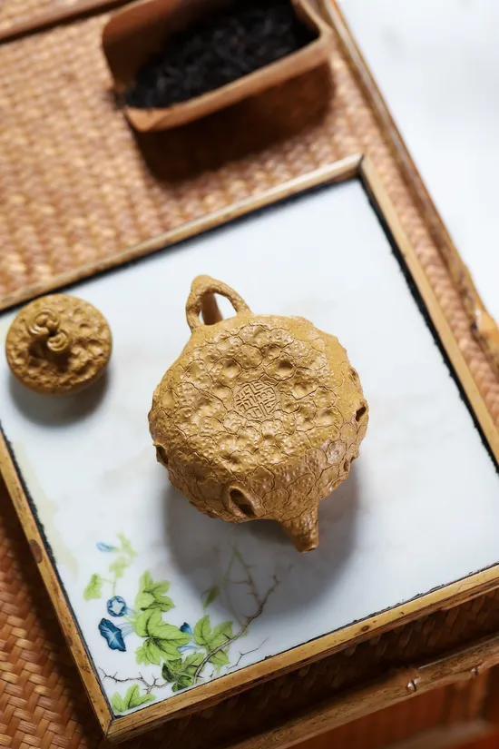 Zisha Teapots: Gong Chun | 2100 CNY 9