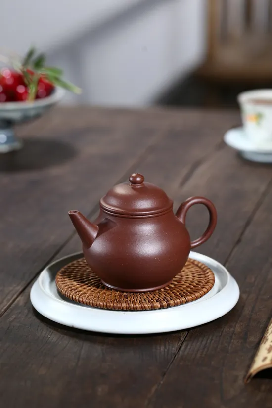 Premium Yixing Zisha Clay Teapot – Handcrafted Elegance 4