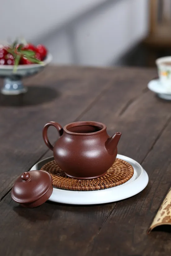 Premium Yixing Zisha Clay Teapot – Handcrafted Elegance 5