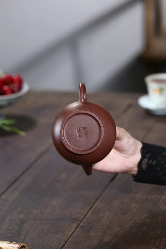 Premium Yixing Zisha Clay Teapot – Handcrafted Elegance 9