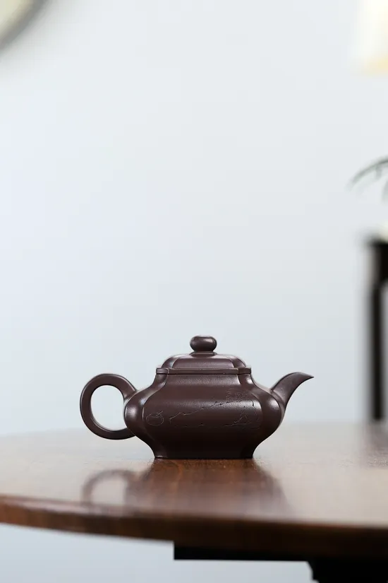 Yixing Zisha Clay Teapot | Handcrafted Purple Clay Artistry 3