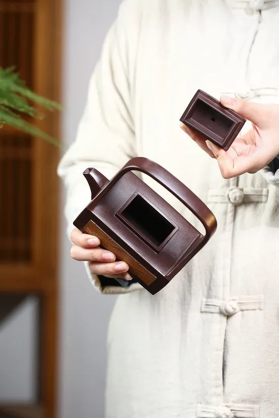 Zisha Teapots: 3900 CNY | Yudai Tiliang 5