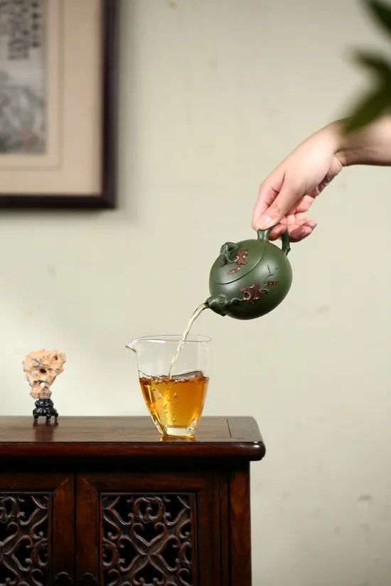 Zisha Teapots: Grape Teapot | 1440 CNY 2