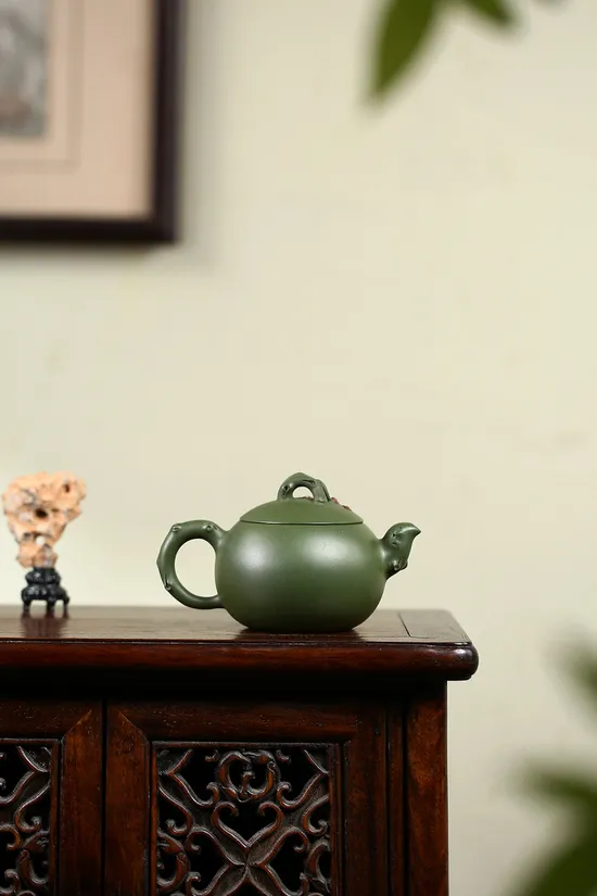 Zisha Teapots: Grape Teapot | 1440 CNY 4