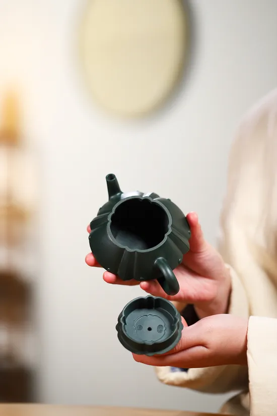 Zisha Teapots: Min Guo green clay | Yang Junbao 5
