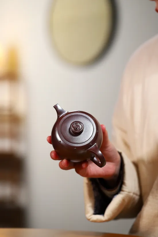 Golden Dragon Blood Clay Yixing Teapot | Handcrafted Collectible 5