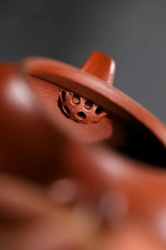 Zisha Teapots: Di Cao Qing clay | internal ball-hole design 2