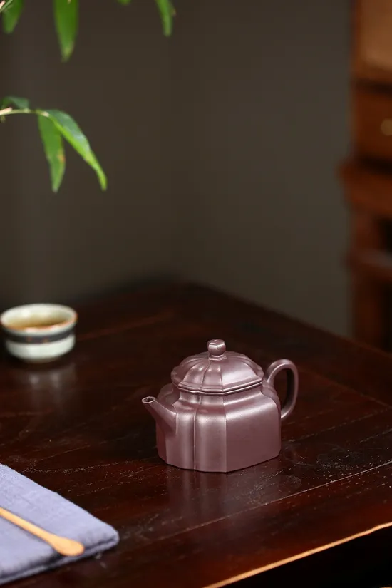 Premium Yixing Zisha Teapot | Master Crafted Clay Artisan Pottery 7