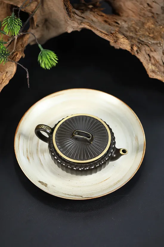 Handcrafted Yixing Zisha Teapot – Artisan Clay Teapot Collection 2