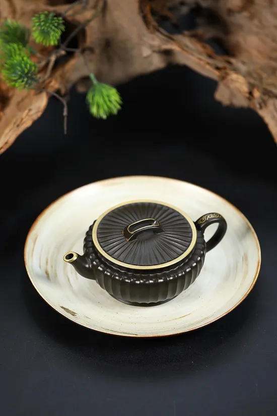 Handcrafted Yixing Zisha Teapot – Artisan Clay Teapot Collection 6