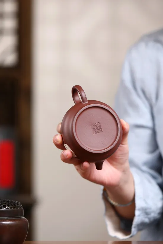 Premium Yixing Zisha Teapot | Artisan Crafted Clay Teapots 8