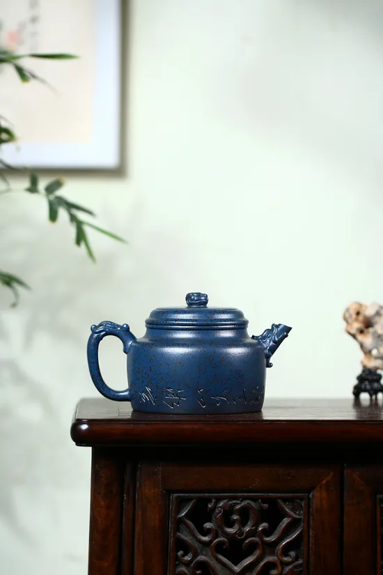 Dezhong Dragon Yixing Clay Teapot - Handcrafted Artistry 1