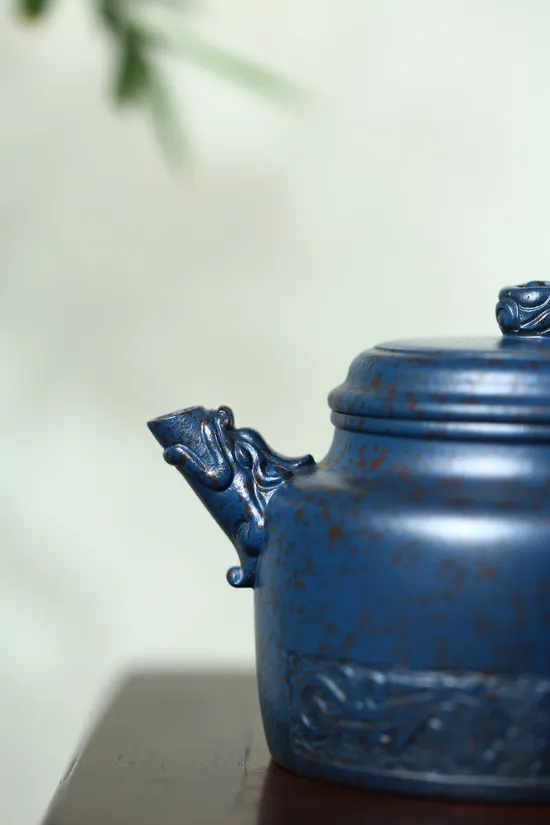 Dezhong Dragon Yixing Clay Teapot - Handcrafted Artistry 3