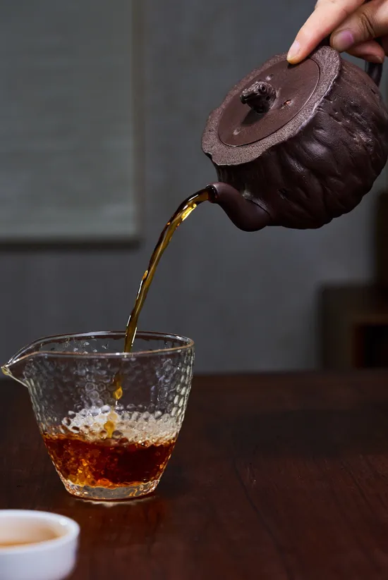 Zisha Teapots: Original Old Purple Clay | Price 5100 CNY 6