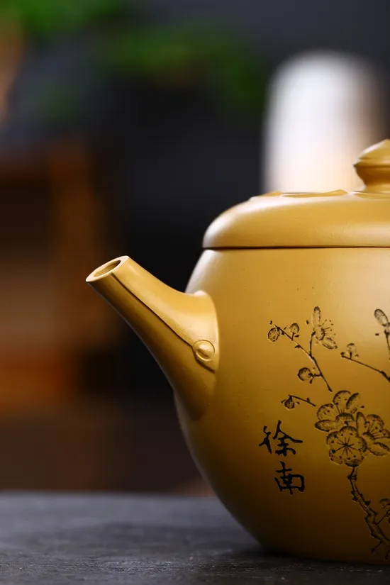 Yixing Teapot | Handcrafted Purple Clay Collectible | Zhou Xinyuan 5