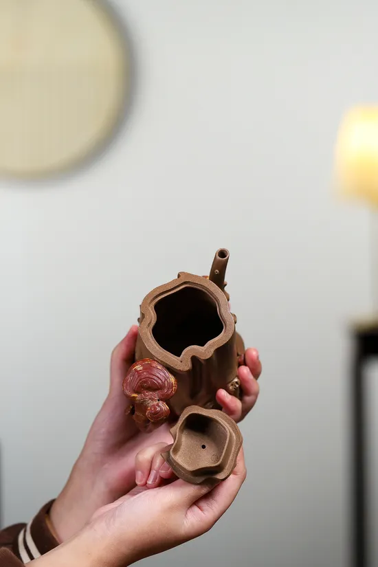 Yixing Zisha Teapot - Yang Junbao Squirrel Lingzhi Stump Artistry 1