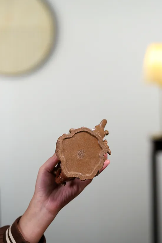 Yixing Zisha Teapot - Yang Junbao Squirrel Lingzhi Stump Artistry 5