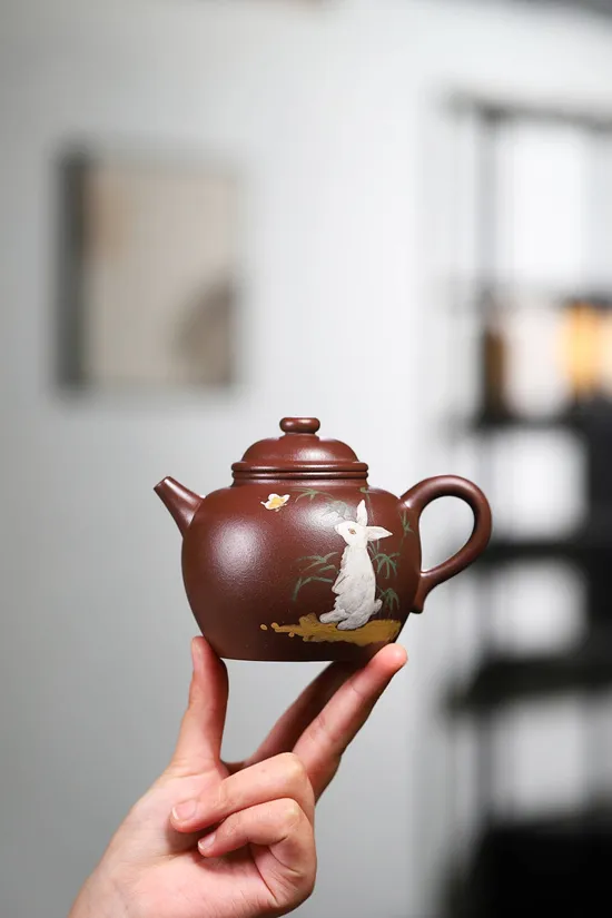 Premium Yixing Zisha Teapot | Handcrafted Collectible Artisan Ceramics 3