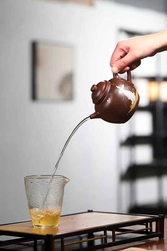 Premium Yixing Zisha Teapot | Handcrafted Collectible Artisan Ceramics 8