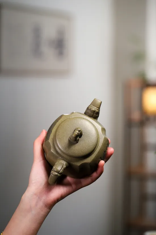 Premium Yixing Teapot Set | Dragon Series | Collector's Clay Art 2
