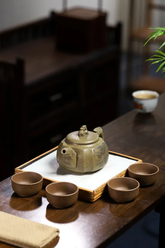 Premium Yixing Teapot Set | Dragon Series | Collector's Clay Art 4