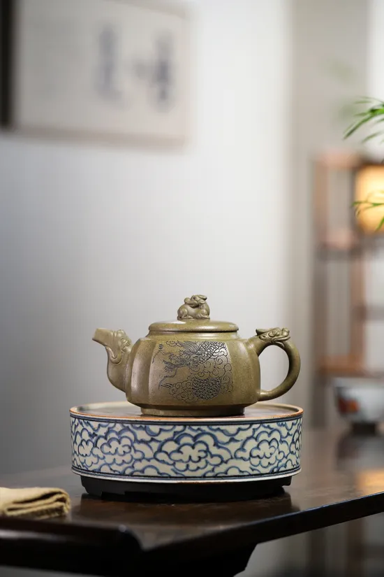 Premium Yixing Teapot Set | Dragon Series | Collector's Clay Art 6